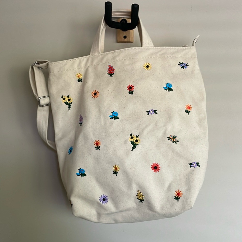 Baggu Embroidered Ditsy Floral Duck Bag